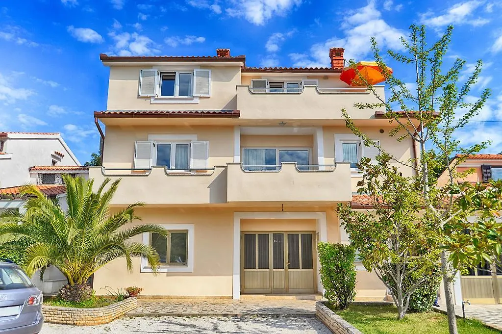Apartments Emil 596 Stinjan Croatia